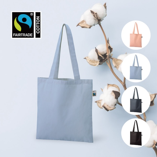 フェアトレードコットンを使用したフラットタイプのトートバッグ。肩掛け可能な長めのハンドルに、カタログなど資料入れにぴったりなサイズ感で、サブバッグとして幅広くご利用いただけます。