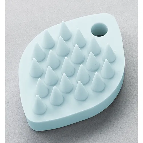 頭皮に心地よい刺激を与えてくれる、手のひらサイズのシリコンブラシ。シャンプー時はもちろん、お部屋でのくつろぎタイムにも嬉しいアイテムです。女性向けイベントや美容関連のキャンペーンにもオススメのアイテムです。