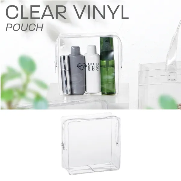 正方形タイプのコンパクトクリアポーチ。しっかりとした質感も魅力的ながら高さもあるので幅広く使えます。