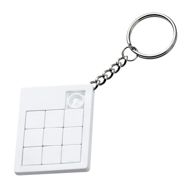 バッグにつけていつでもパズルが楽しめるキーホルダー。名入れ可能商品なので、お子様に配る玩具のノベルティやイベントなどの配布におすすめの商品です。