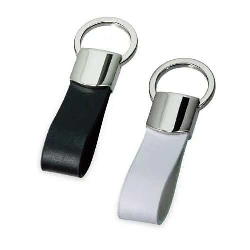 しぼ入りのレザーとメタルのシックな組み合わせ。男女問わず幅広く使えるので、イベントや申込特典など幅広いシーンでオススメのノベルティグッズです。