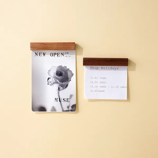 木目が美しい、見た目も機能も高クオリティなマグネットバー。強力なネオジム磁石を使っておりコピー用紙複数枚挟んでも大丈夫な、機能性も高いアイテムです。