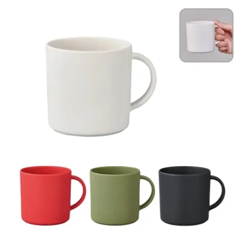 こちらも名入れ可能なノベルティとして人気なマグカップです。カラーも4色展開なので、それぞれのカラーで分けたり、企業のイメージで統一したりなどさまざまな活用方法ができます。SDGsにも貢献できる、バンブーファイバーというプラスチックに変わる繊維を使用した環境に優しい製品です。