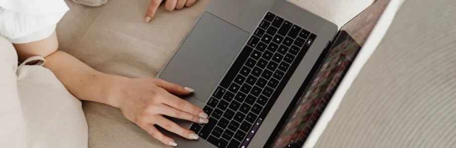 なぜオンライン広告だけでは成果を最大化できないのか？